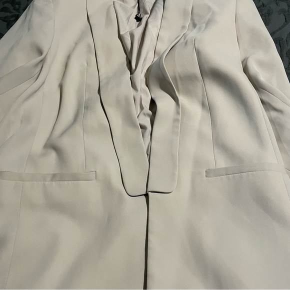 Like New Womans Express Blazer - Picture 3 of 7